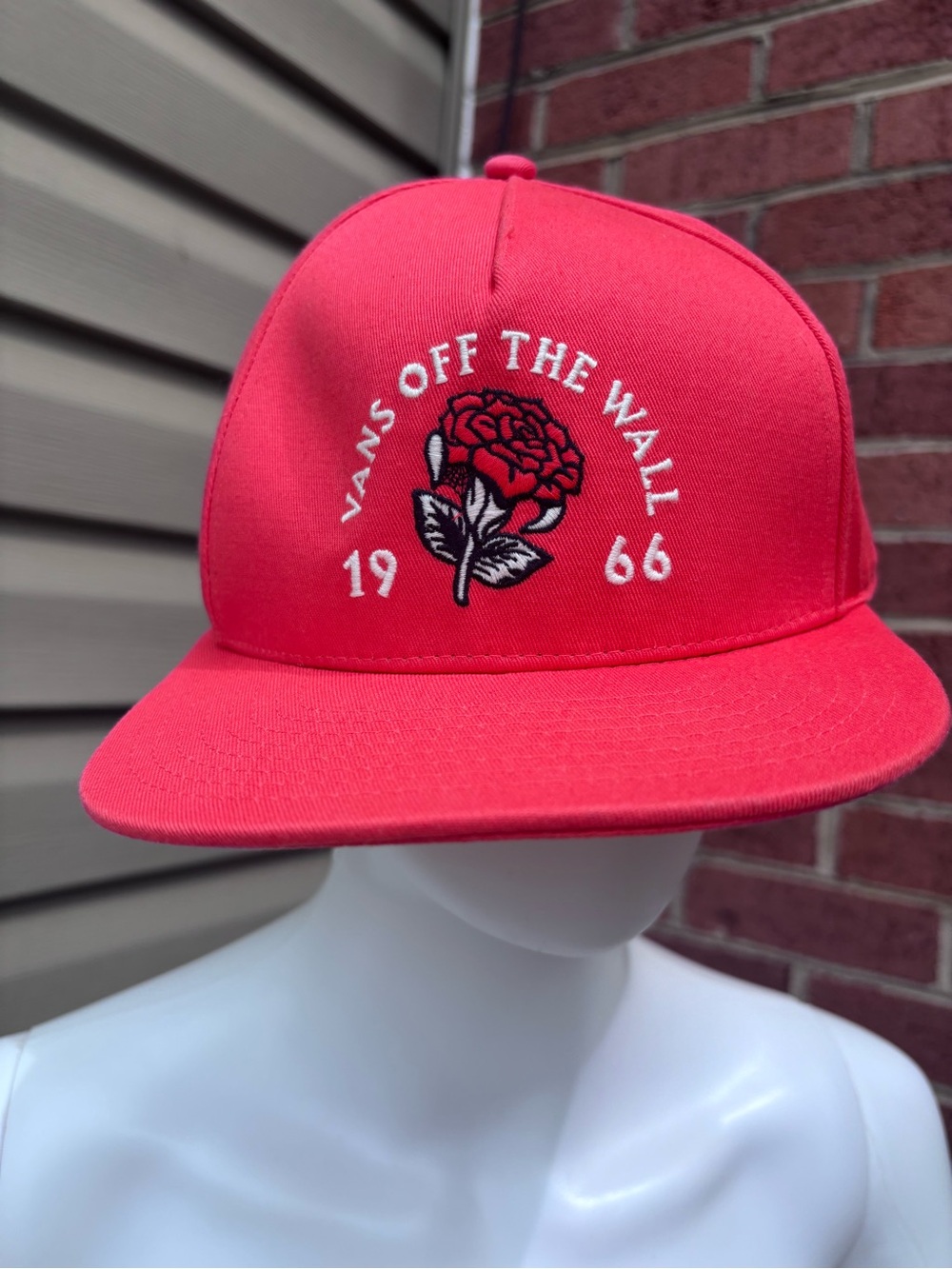 VANS OFF THE WALL SALMON PINK ROSE GRAPHIC HAT ADJUSTABLE